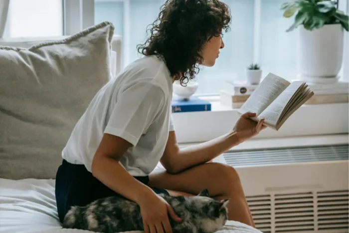 Mês do Livro: o hábito da leitura entre o declínio e a esperança digital
