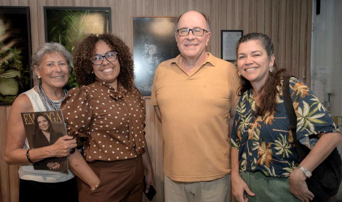 exposicao Photo 2 Eridan Leao Helena Monteiro Marcos Kopschitz e Paola Sayao 070426 FOTO CARLOS HANSEN