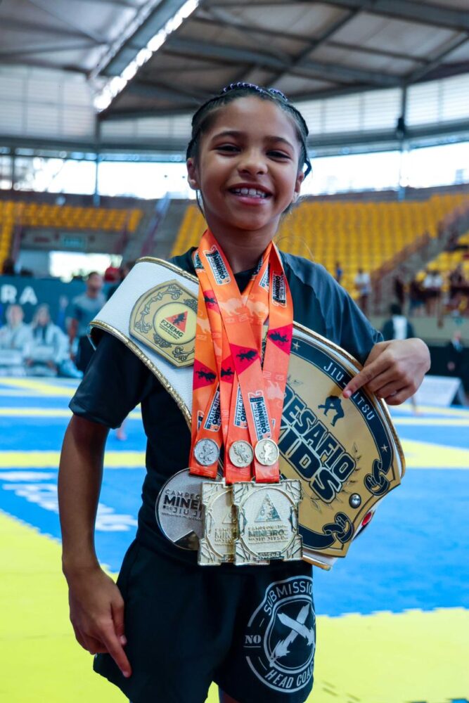 Invicta no judô há quatro anos e títulos no jiu-jitsu: conheça Isabella Caiafa, de 9 anos 2 isa caiafa 2 foto arquivo pessoal