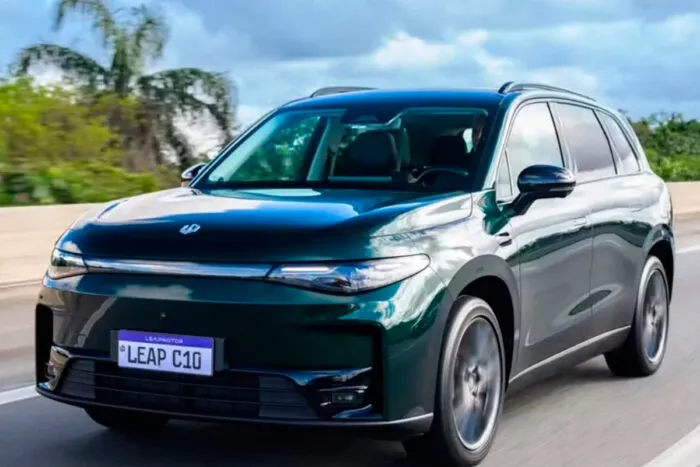 leapmotos C10 foto Stellantis