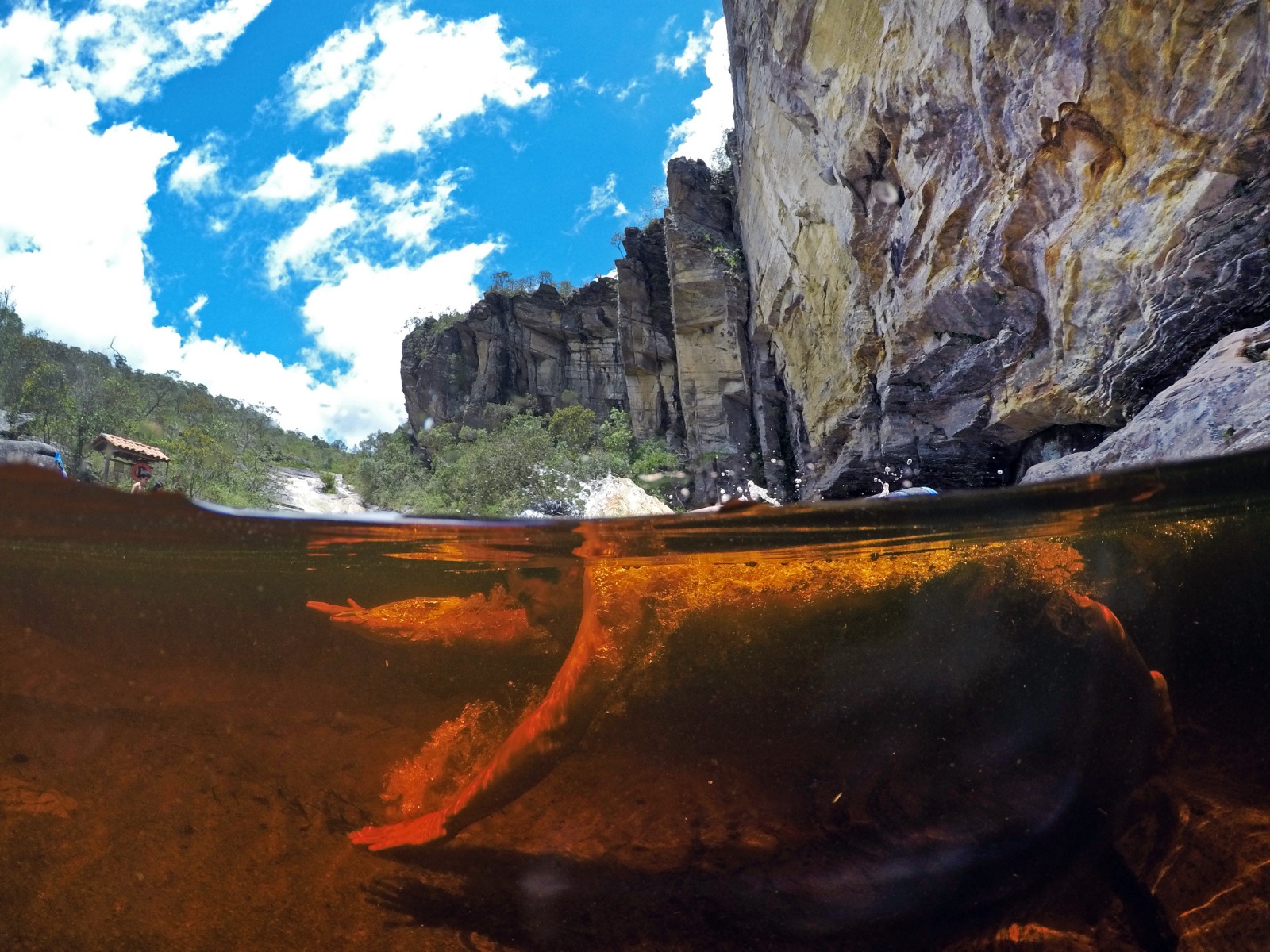 mergulho no lago das miragens leo costa