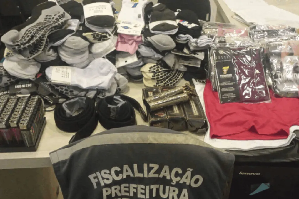 Operação da PJF apreende mais de 3,8 mil itens no Centro de Juiz de Fora