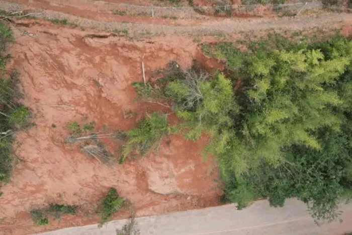 Estrada Athos Branco da Rosa