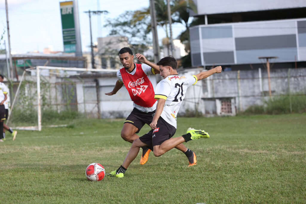 Uberabinha enfrenta o Nacional de Muriaé no Estádio Municipal 2 uberabinha 2