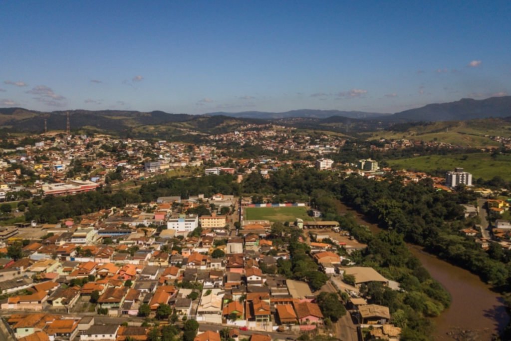 Cidade mineira anuncia concurso para nível médio 1 Concurso em Brumadinho tem 40 vagas para guarda municipal, salário de R$ 3.277,84 e inscrições de 1º a 30 de julho.