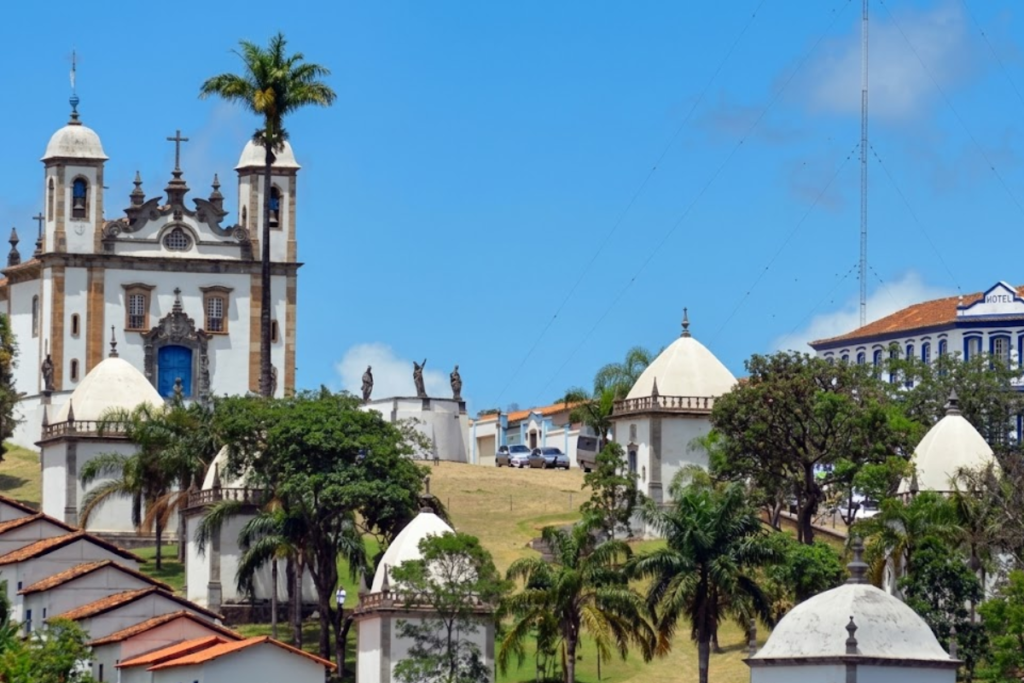 Congonhas lança seleção com vagas na saúde e educação e salários de até R$ 24 mil 1 Prefeitura de Congonhas lança seleção com 47 vagas na saúde e educação. Salários chegam a R$ 24.678,79. Inscrições até 25 de maio pelo IBGP Concursos.