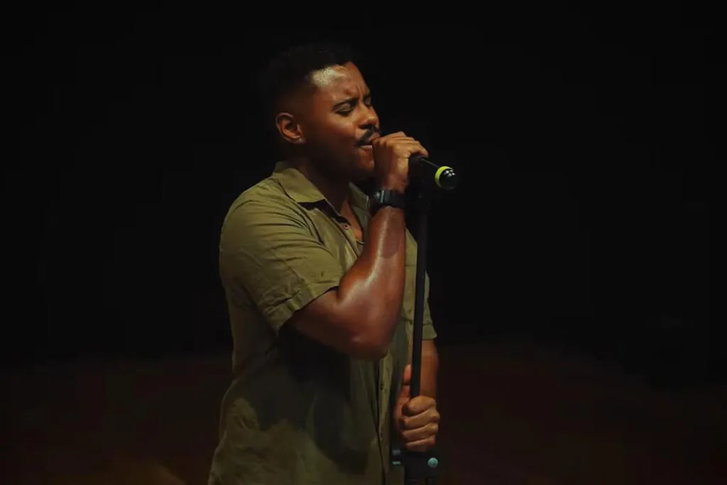 'Foi por amor': Felipe Juan aposta no pagode romântico em novo single 2 felipe juan foi por amor