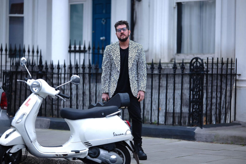 Vocalista do Barão Vermelho, Rodrigo Suricato faz ‘baile’ com pop rock nacional e internacional em Juiz de Fora 2 Vocalista do Barão Vermelho, Rodrigo Suricato faz ‘baile’ com pop rock nacional e internacional em Juiz de Fora