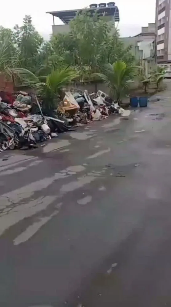 Descarte irregular de lixo preocupa moradores no Bairro Santa Cândida 1 VU Santa Candida