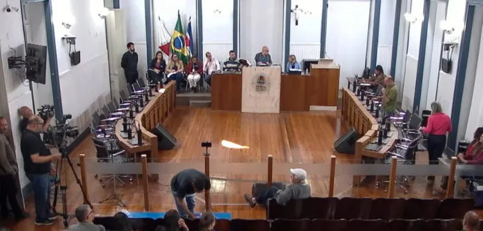 Em audiência na Câmara, a contaminação alimentar é apontada como principal hipótese para aumento de casos de hepatite A em Juiz de Fora 2 audiencia publica hepatite a camara e1779832485957
