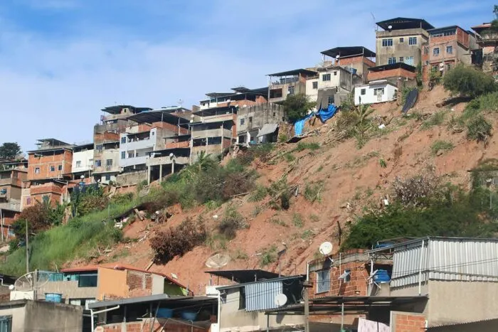 PJF assina 8 contratos para obras de contenção e drenagem em Juiz de Fora