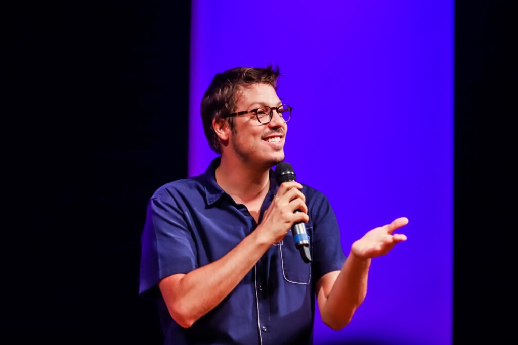 'Desconectar do todo e reconectar comigo': Fábio Porchat destaca amor por viagens antes de show em JF 2 'Desconectar do todo e reconectar comigo': Fábio Porchat destaca amor por viagens antes de show em JF