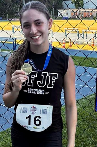 Atletas da UFJF são campeões mineiros de atletismo; equipe é vice-campeã estadual 2 isis. foto divulgacao 1