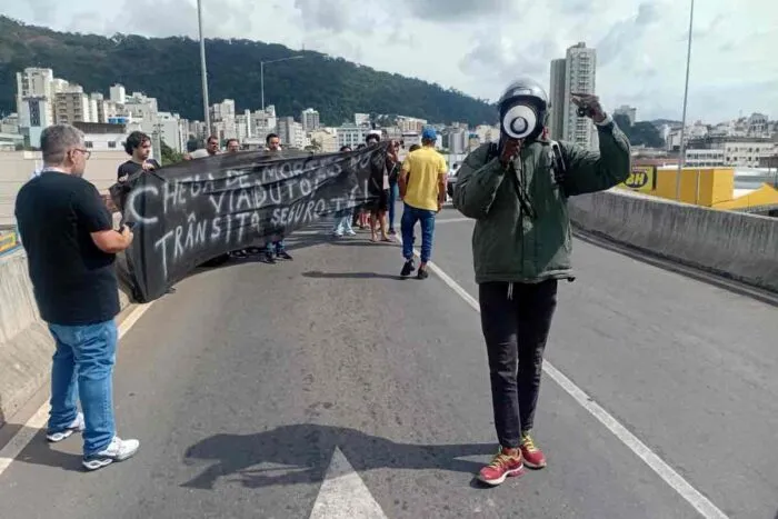 leo costa mobilizacao viaduto