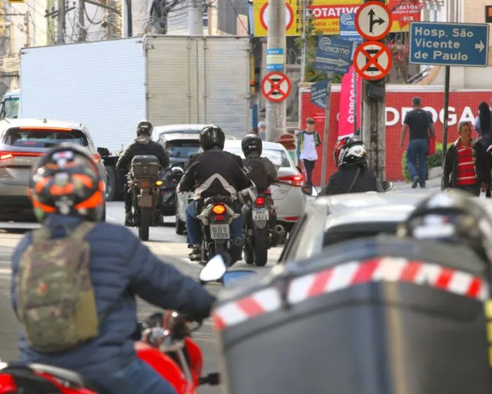 Conflito no trânsito: média de acidentes com motos em Juiz de Fora supera 100 por mês 3 uploads FELIPE COURI 09.07.25 05.48.43 MOTOS EMPLACAMENTO FELIPE COURI 1 1