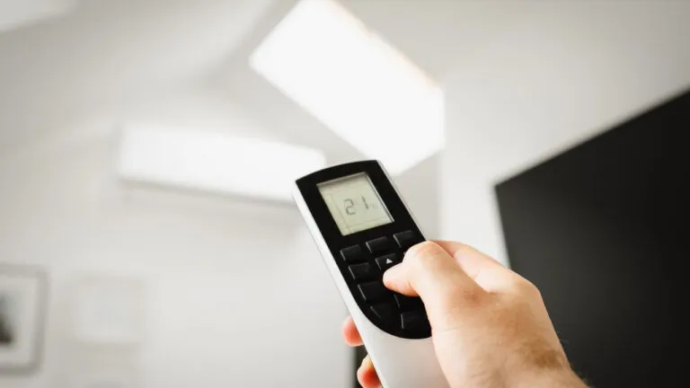 Ar-condicionado tem função escondida que ajuda a aquecer a casa no inverno