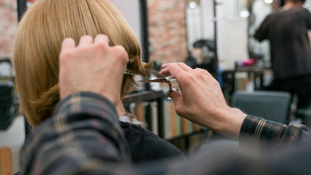 Corte clássico volta à moda e vira tendência de elegância em 2026