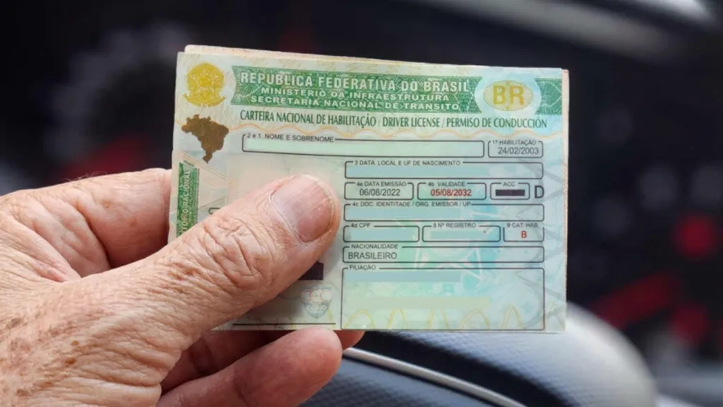 Mudanças nas regras de renovação da CNH para motoristas acima de 65 anos