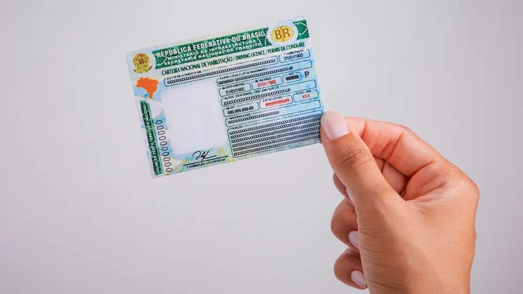 Lei que renova a CNH automaticamente para quem não tem multas graves já está em vigor