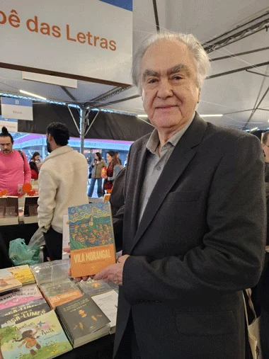 JF POR AI Feira do Livro em SP 110626 Giglia