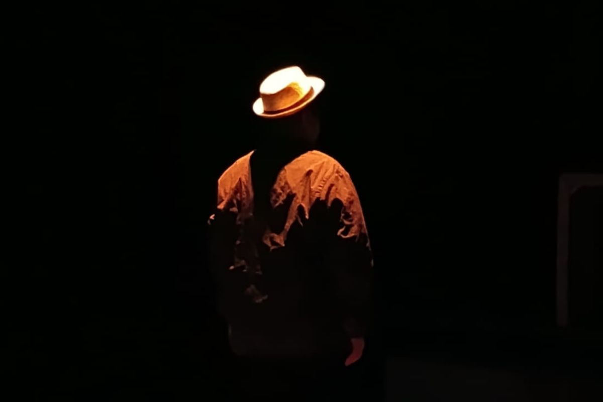 Poesia de Manoel de Barros chega ao palco em monólogo de Cristiano Fernandes