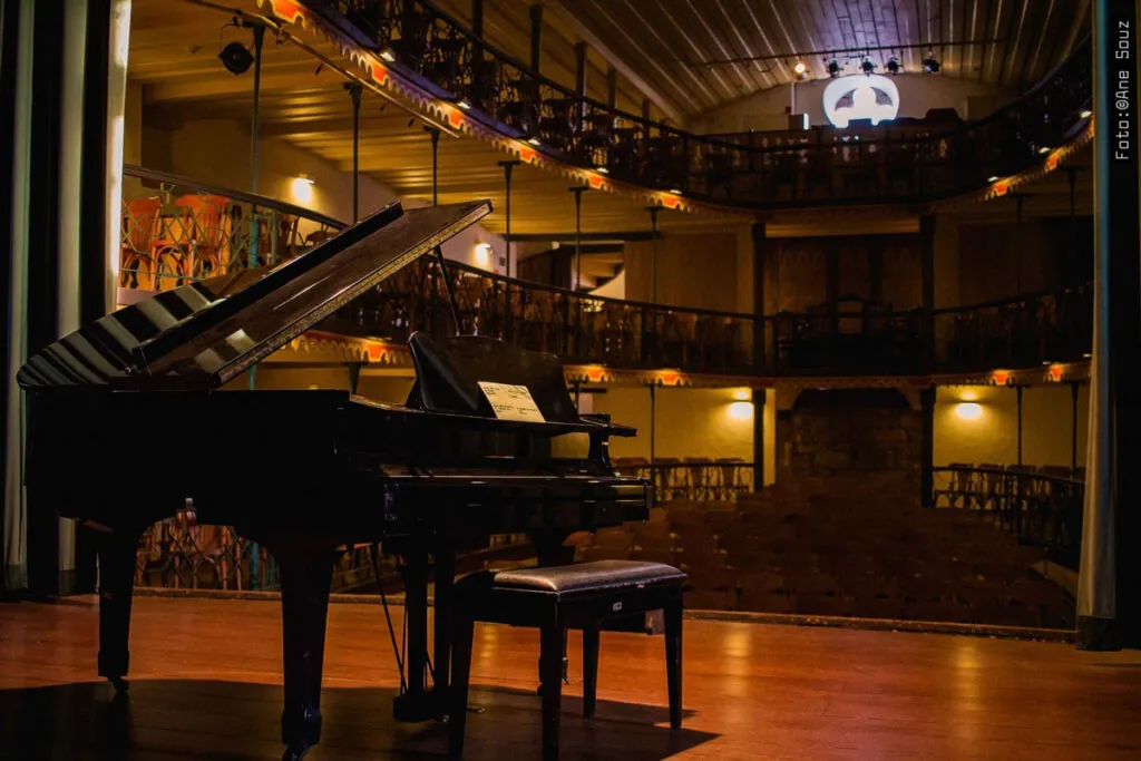 Arte que atravessa séculos: descubra teatros históricos em Minas Gerais