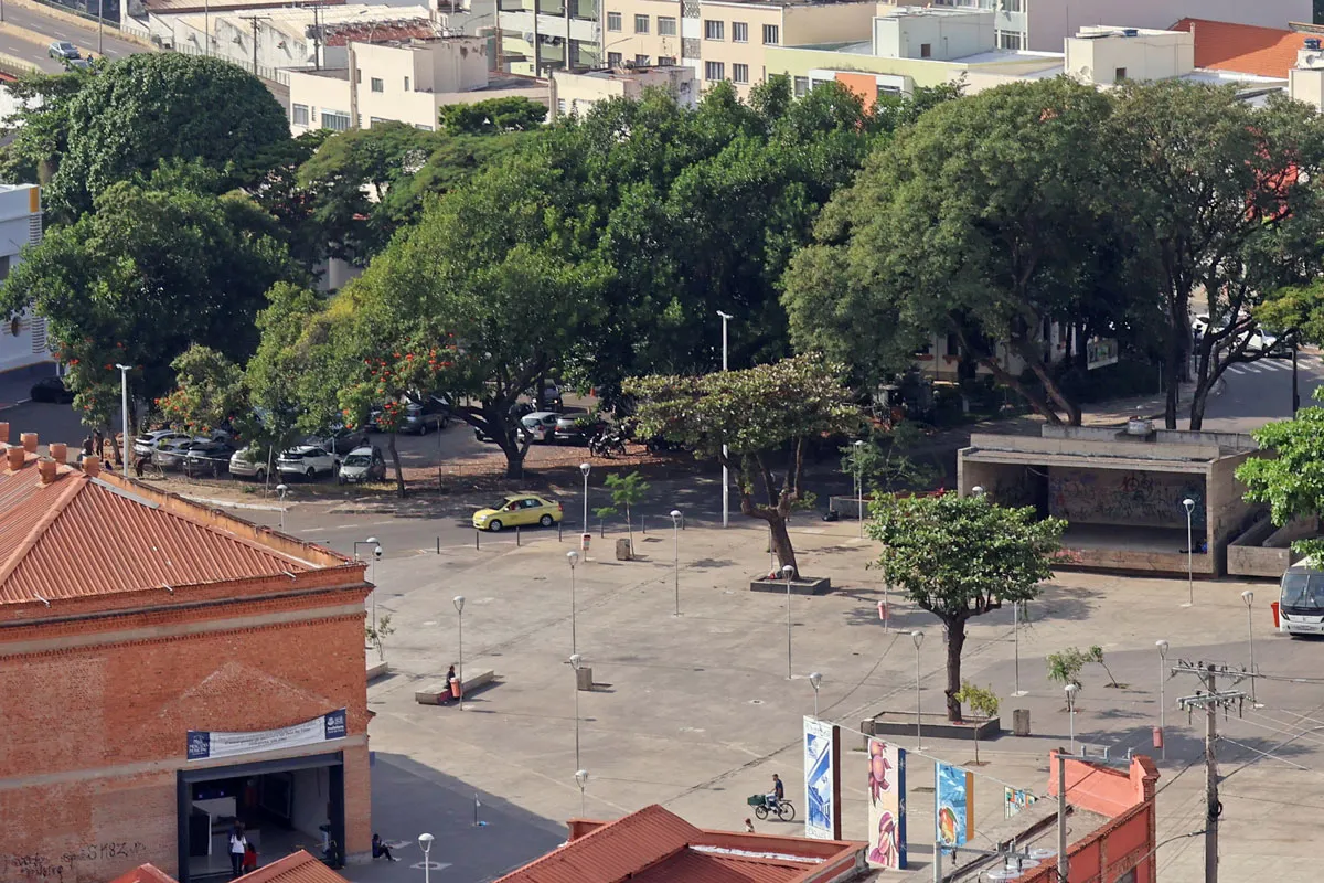 Miss Brasil Gay leva candidatas à Praça Tarcísio Delgado pela primeira vez
