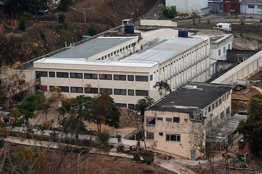 Ministério Público apura denúncia sobre suposta 'cela de castigo' em penitenciária de Juiz de Fora; Sejusp nega 1 Penitenciaria Jose Edson Cavalieri Fernanda Priamo 2
