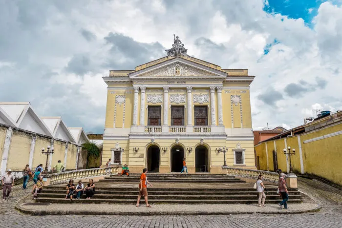 Arte que atravessa séculos: descubra teatros históricos em Minas Gerais