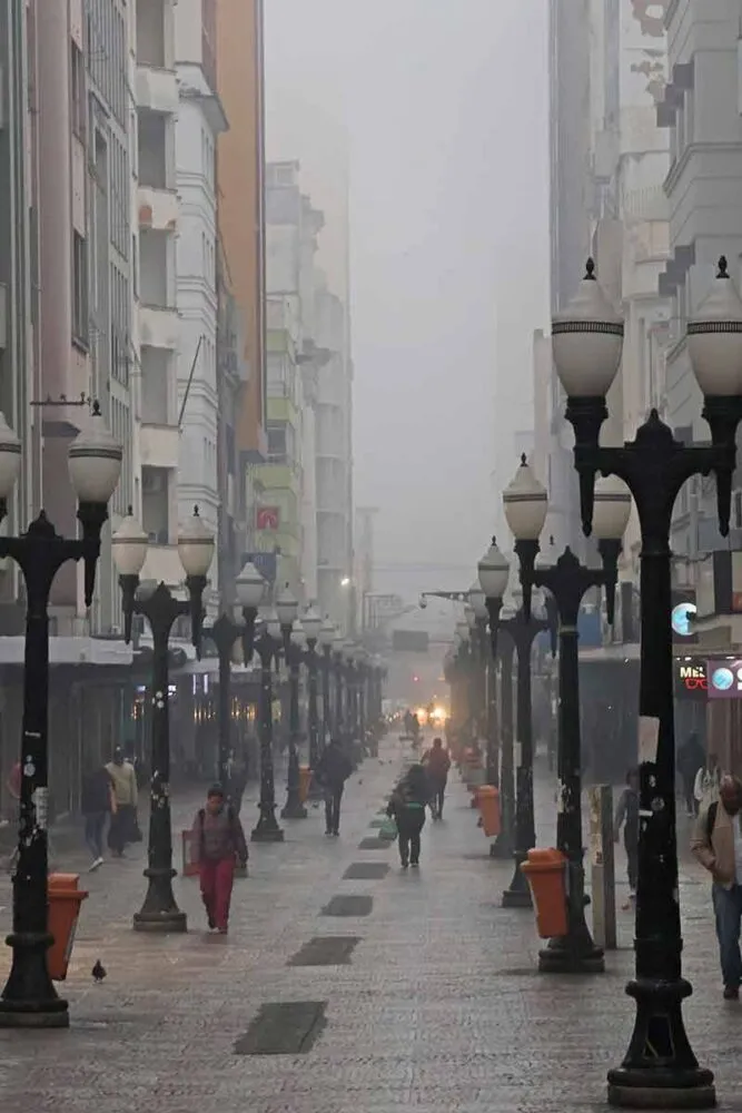 Com 10,7 graus, Juiz de Fora tem manhã mais fria do ano antes do inverno; veja o que esperar da estação 1 Tempo frio inverno 2 Leonardo Costa
