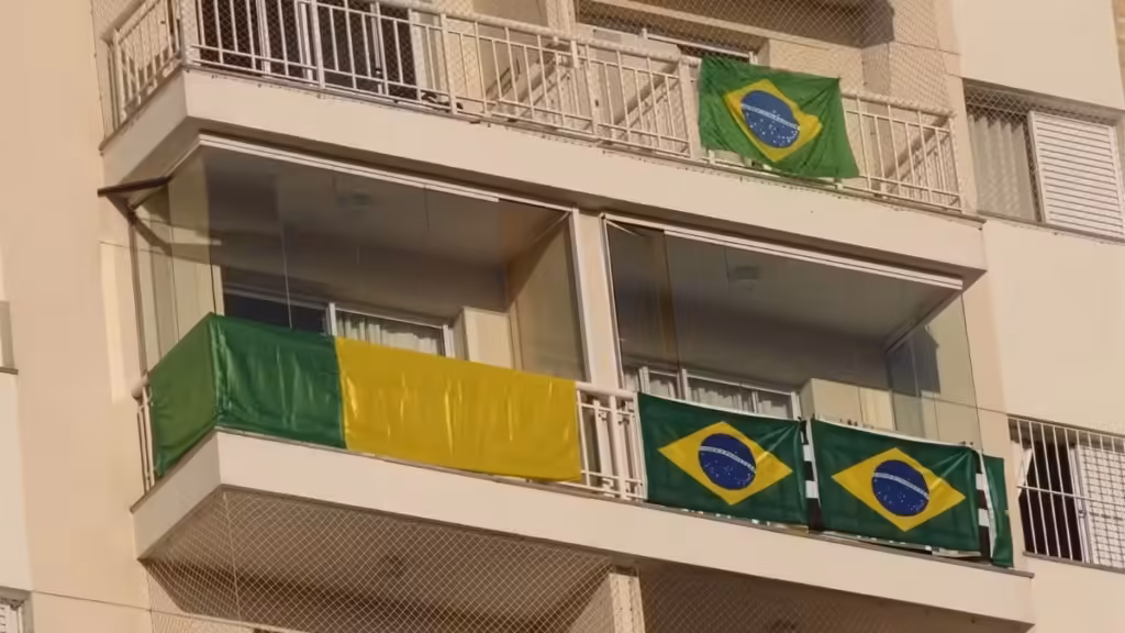 Decoração de Copa em fachadas e varandas pode gerar multa pesada dependendo de onde for colocada