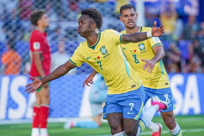Raphinha, Vini Jr. e Douglas Santos se destacam nos números da estreia 1 Raphinha, Vini Jr. e Douglas Santos se destacam nos números da estreia