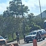 Bandidos fazem família refém, roubam R$ 50 mil e atiram contra policiais na BR-040 39 cerco 040 PRF