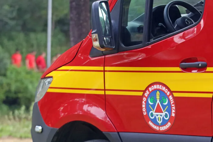Incêndio atinge prédio no bairro Santa Luzia