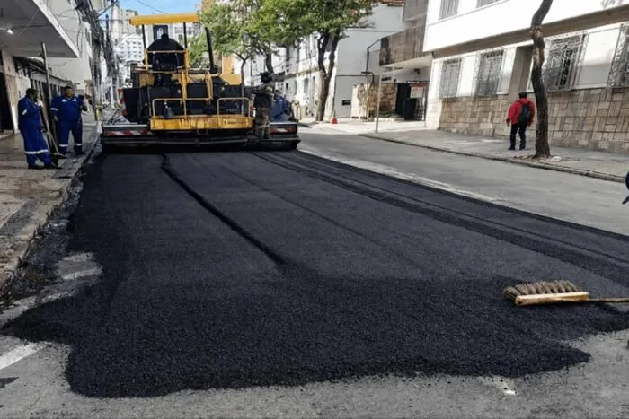 Recapeamento altera trânsito na Rua Dr. Romualdo 1 Recapeamento altera trânsito na Rua Dr. Romualdo