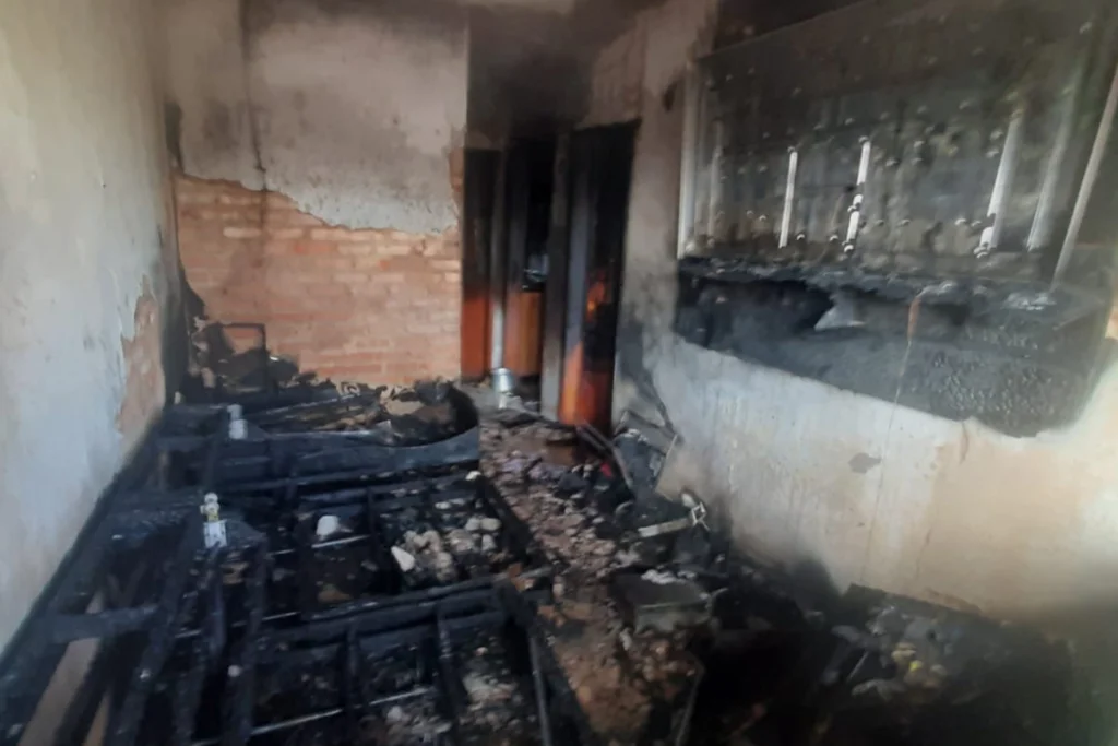 Criança de 3 anos morre em incêndio em residência 1 criança