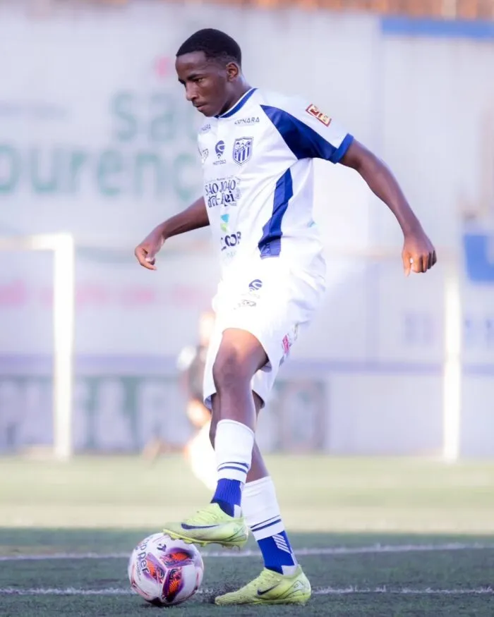 Meio-campista de 16 anos de time da região acerta com o Atlético-MG 1 jogador sjdr. foto sao joao del rei esporte clube divulgacao