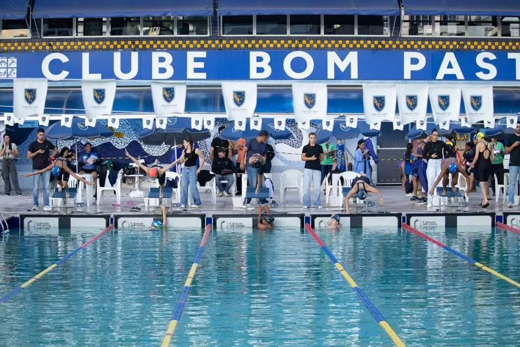 Clube Bom Pastor é líder do quadro de medalhas e vice-campeão do Mineiro de natação 2 clube bom pastor