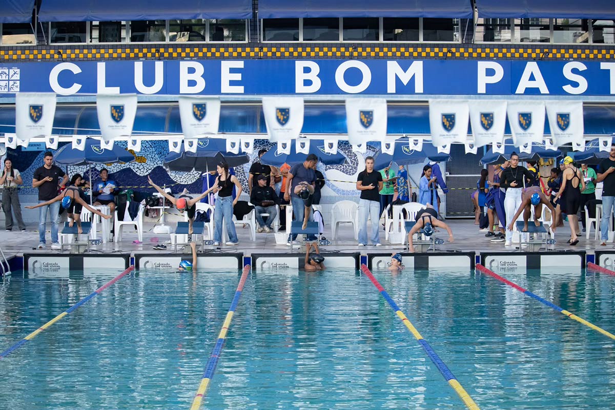 Clube Bom Pastor é líder do quadro de medalhas e vice-campeão do Mineiro de natação