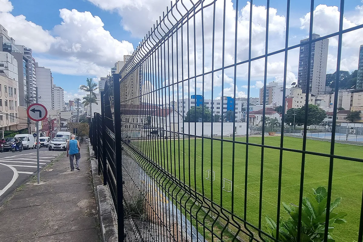 Obras no complexo esportivo do Colégio Granbery são suspensas temporariamente