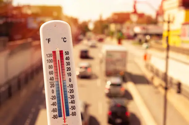 Alertas e transtornos em vários países são provocados após onda de calor extrema atingir região