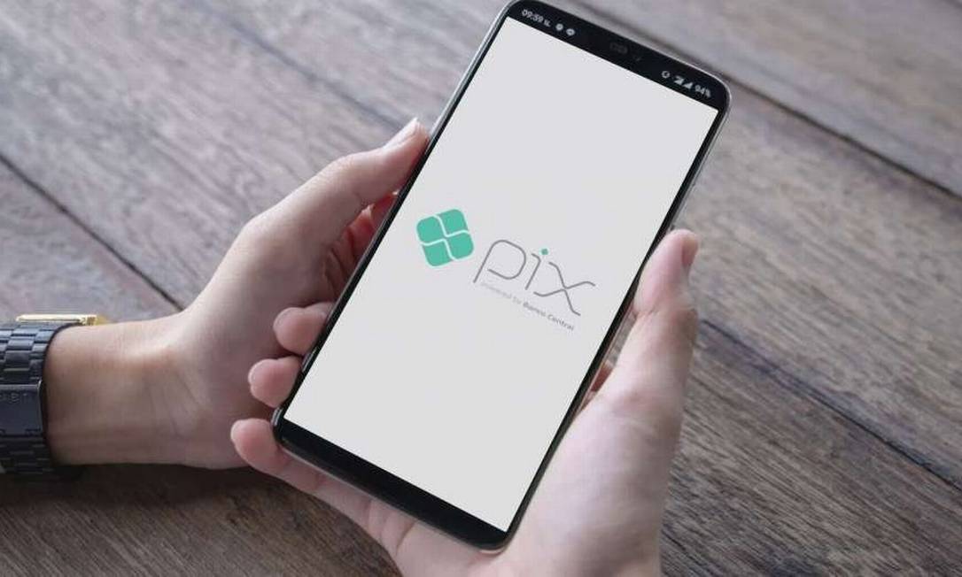 Professora afirma ser inventora do Pix e processa Banco Central