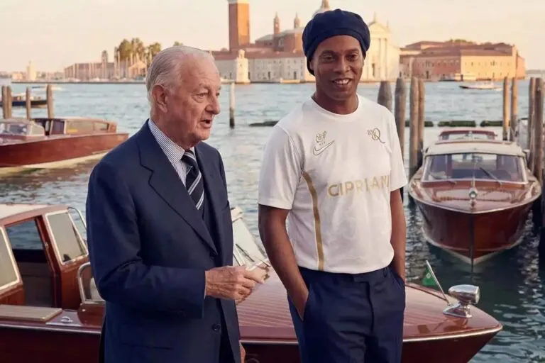 O novo negócio de Ronaldinho chama atenção e mostra que o craque pensa além do futebol