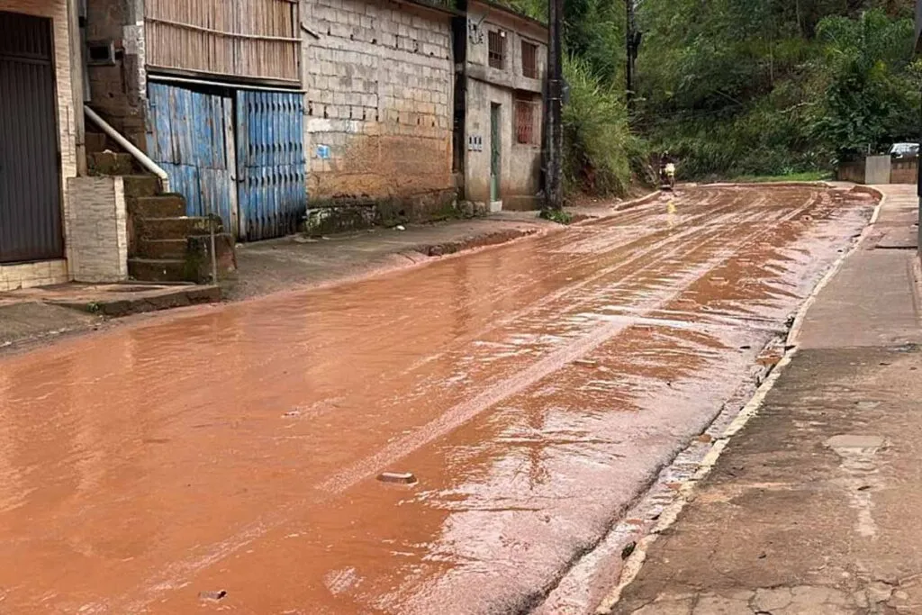 Chuva supera em três vezes a média de junho em Juiz de Fora; previsão indica mais temporais