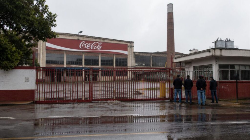 Fim de uma era: unidade da Coca-Cola encerra atividades após mais de um século