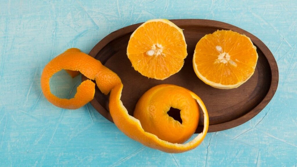 Antes de jogar fora, descubra por que cascas de laranja podem afastar ratos