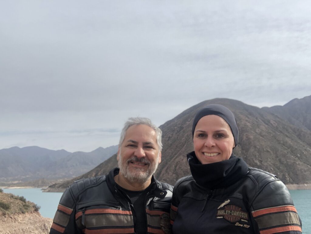 Casal de Simão Pereira da volta ao mundo de moto - Arquivo Pessoal Casal de Simão Pereira da volta ao mundo de moto - Arquivo Pessoal