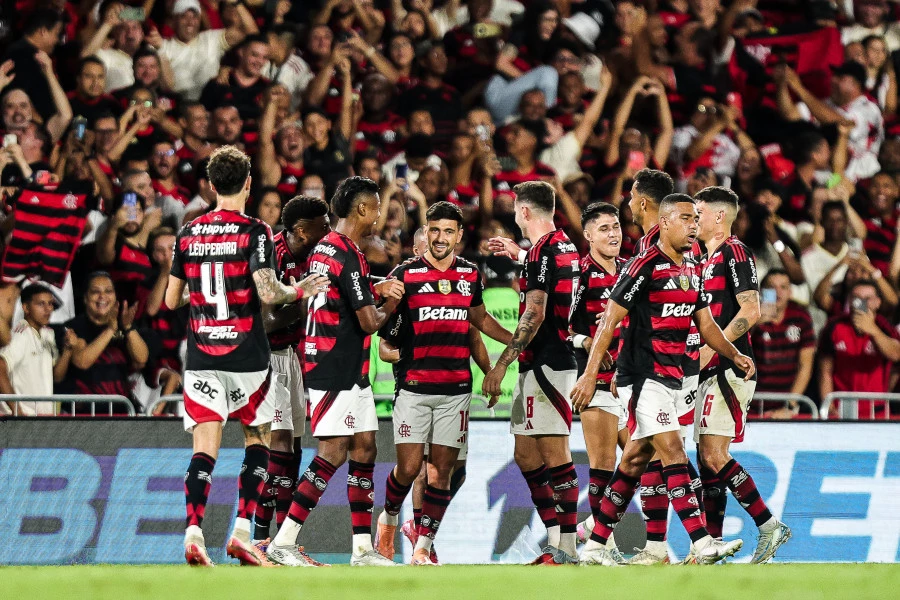 Flamengo decide fazer mudanças no elenco e torcida é pega de surpresa com possível saída