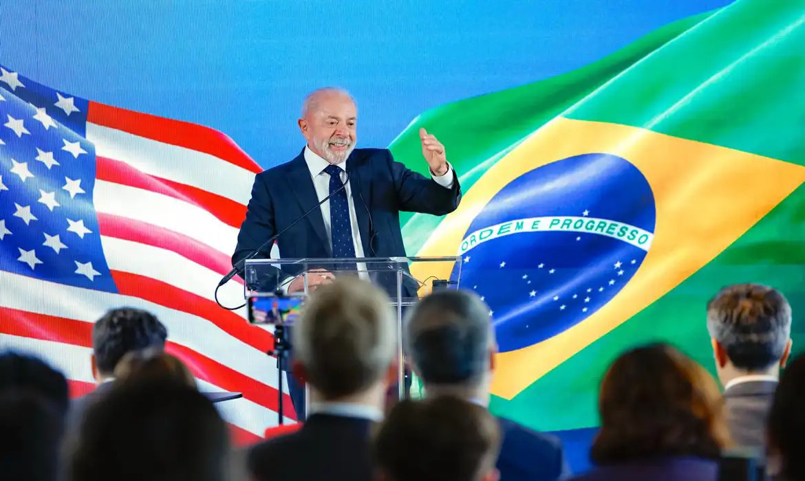 Lula diz que Brasil tem condições de sair fortalecido da crise comercial com os EUA