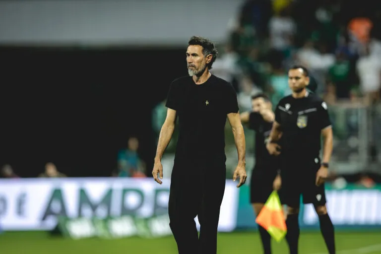 Atlético-MG toma decisão e confirma saída de três jogadores do time
